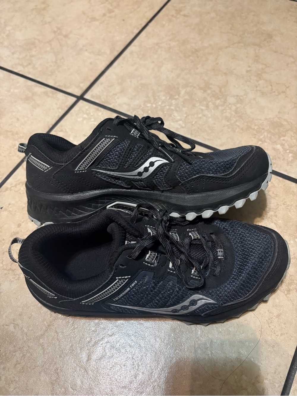 Saucony Black and Silver women’s Trail Runners